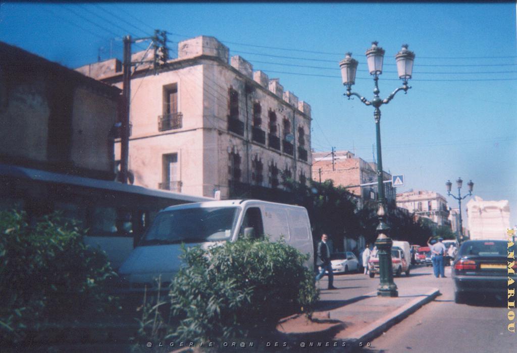 VOYAGE DU 09 2005 025 ORAN BOULEVARD INCONNU.JPG
